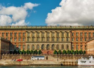 фасады Королевского дворца в Стокгольме