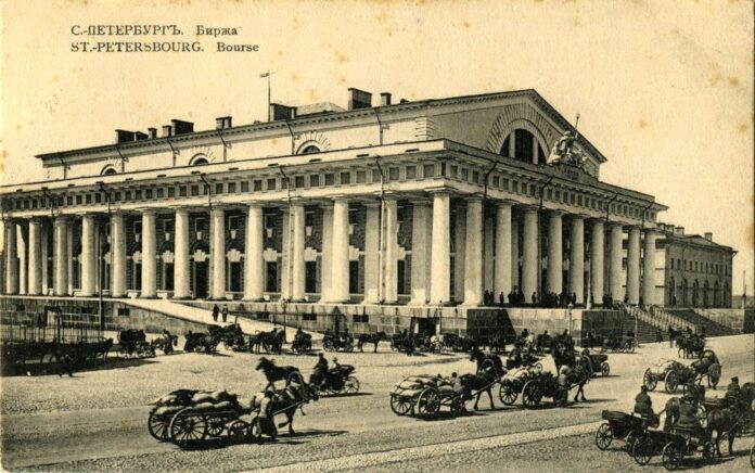 Здание Биржи на стрелке Васильевского острова