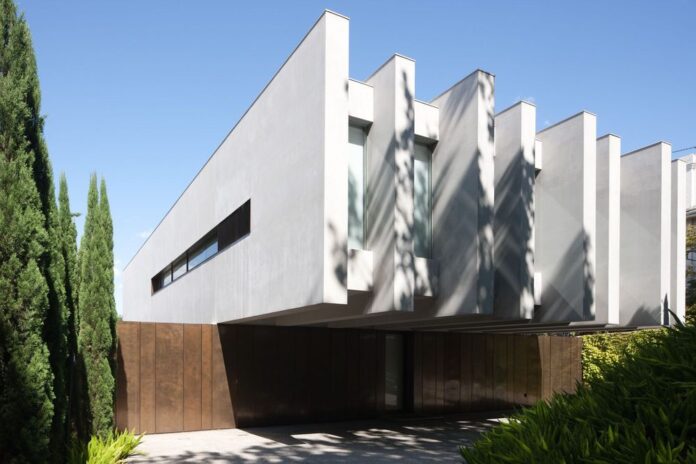 House 20 by Jolson House 20 by Jolson