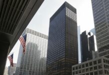 Seagram Building, Нью-Йорк — небоскреб Мис ван дер Роэ Seagram Building