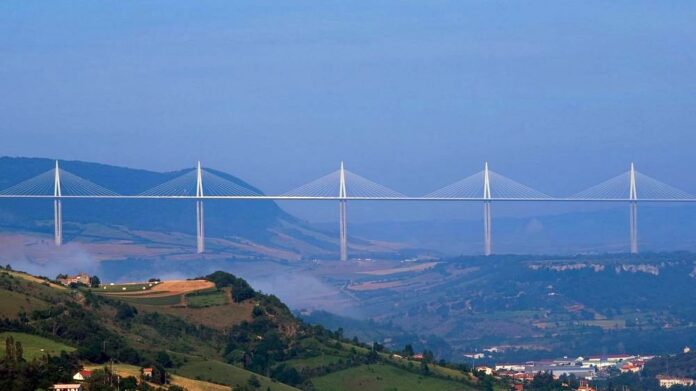 Viaduc De Millau Viaduc De Millau