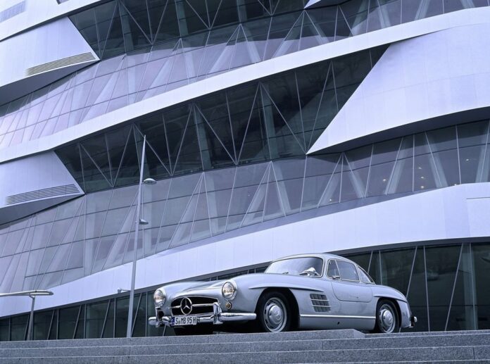 Музей Mercedes Benz
