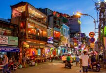 Ночная жизнь Ханоя